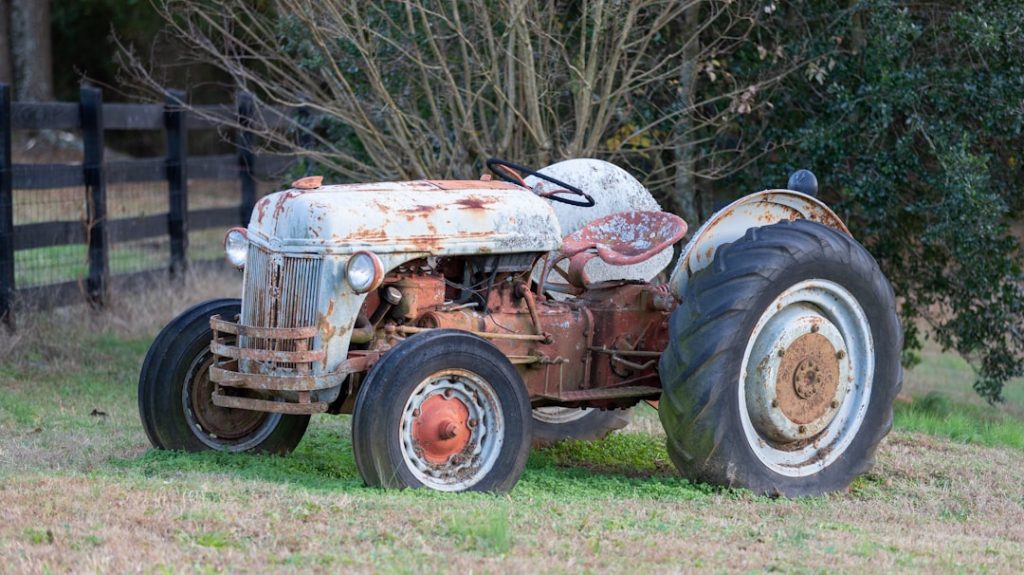 Photo antique tractor auctions