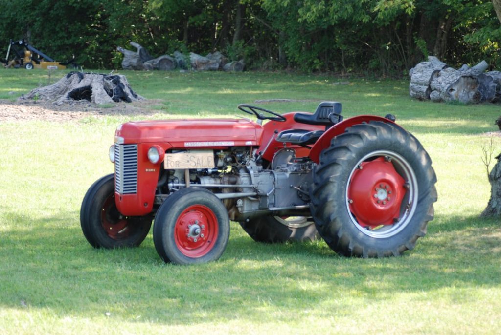 Photo tractor auction