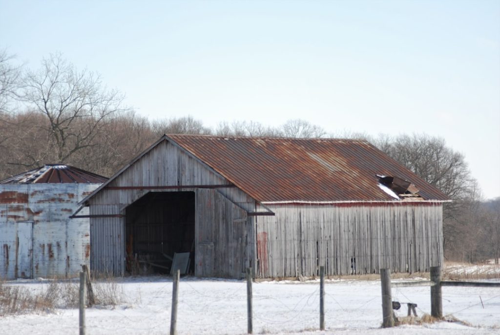 Photo farm auction sites