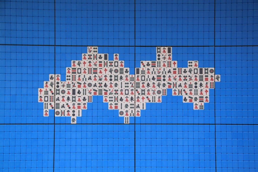 Photo expansion grid