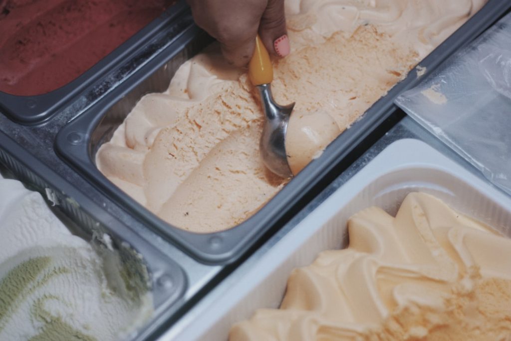 Photo ice cream making machine