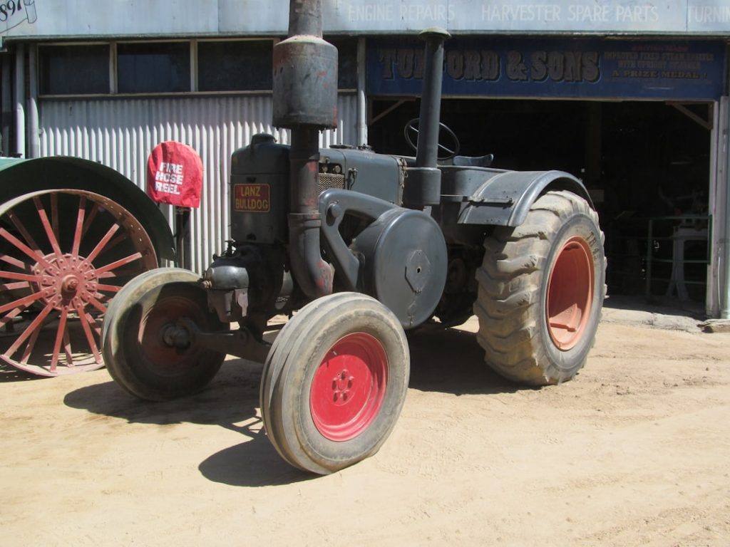 Photo tractor auction